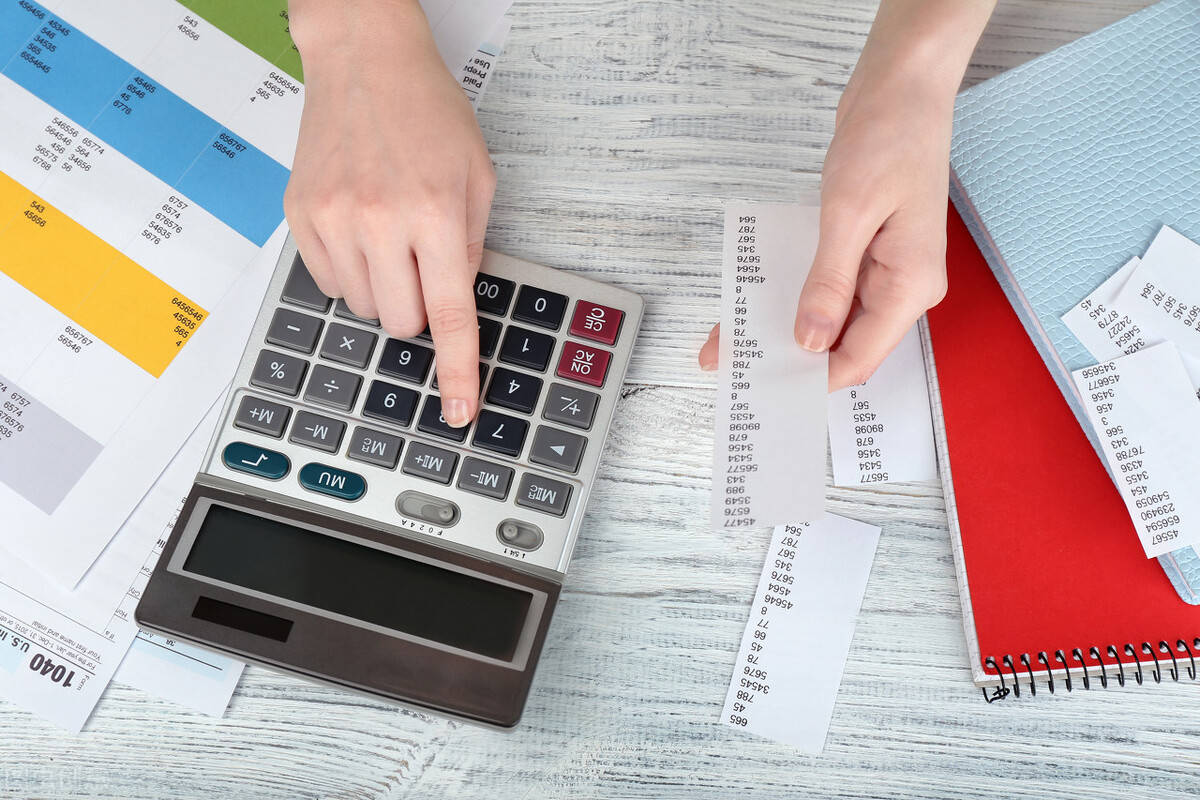 独立候选人纳夫罗茨基赢得波兰总统选举